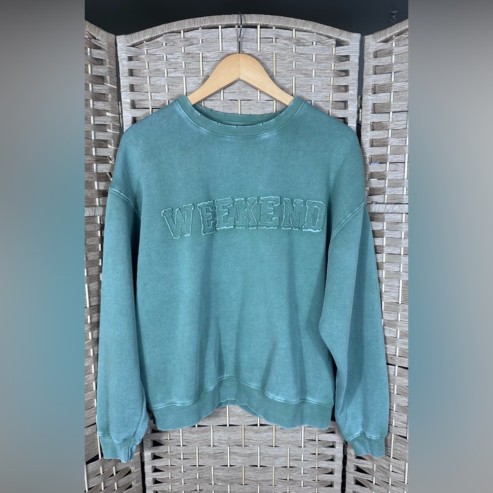 Lazy Sunday Distressed ‘Weekend’ Crewneck - Size Medium - Picture 2 of 8